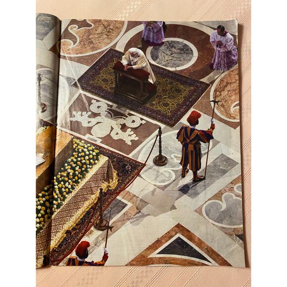 TIME magazine Special Report: The End of Bin Laden 68 pgs May 20, 2011 - Picture 7 of 13